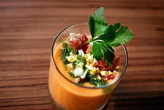 SALMORE JO: En annerledes og spennende tomatsuppe. SALMORE JO: En annerledes og spennende tomatsuppe.
