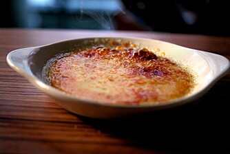 SØTT OG GODT: Overrask med en annerledes utgave av Creme Brulee. Denne varianten inneholder nemlig ikke vanilje, men kanel blandet med syrlige smaker.