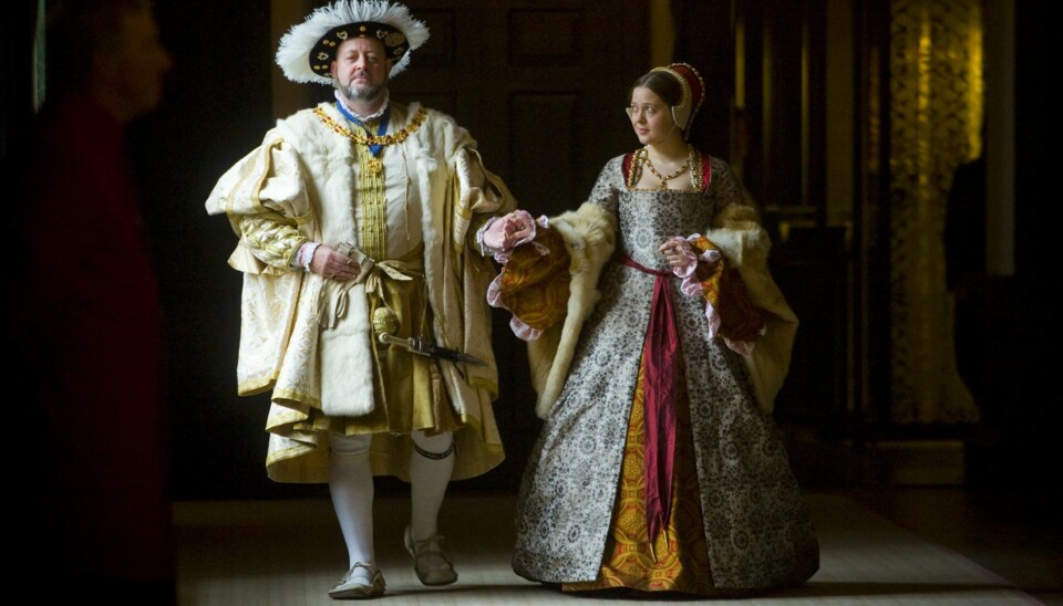 BLODTØRSTIG TYRANN: Henrik VIII er kjent for sine mange koner, som han gjerne lot halshugge. I Hampton Court Palace kan dere møte ham, for anledningen alive and kicking.