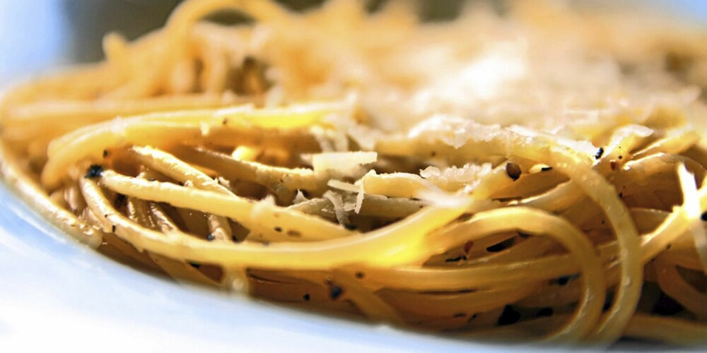 OPPSKRIFT PÅ PASTA: Pasta med pepper går inn i historien som en av de billigste, men også beste pastarettene.