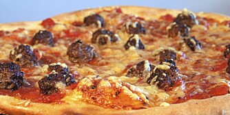 PIZZA: Pizzaen kan fylles med så mye godt som du kan tenke deg.