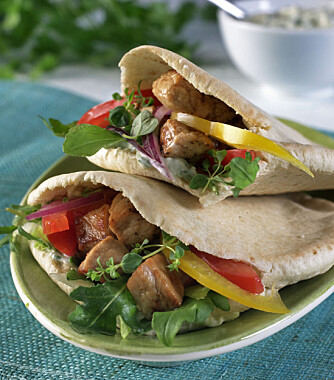 SOUVLAKI I PITABRØD: Prøv denne, og du vil aldri mer spise kebab i Norge. SOUVLAKI I PITABRØD: Prøv denne, og du vil aldri mer spise kebab i Norge.