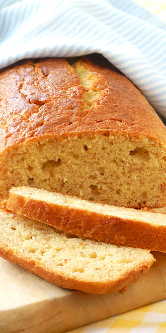 BAKE KAKE SØTE: Banankake er en lettvint kake som passer ved siden av kaffekoppen.