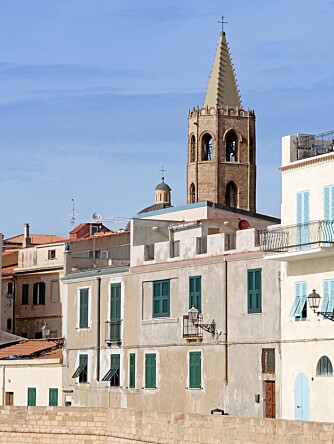 ALGHERO: Byen Alghero ligger på nordvestkysten av Sardinia og er utrolig sjarmerende med sin ekte sardinske stil.