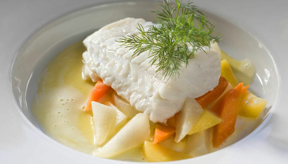 SYRLIG: Dampet torskefilet med sitronsmørsaus.