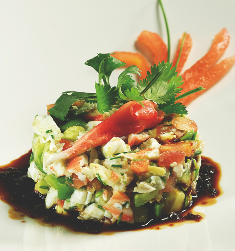 LEKKER FORRETT: Tartar av kongekrabbe og avokado.