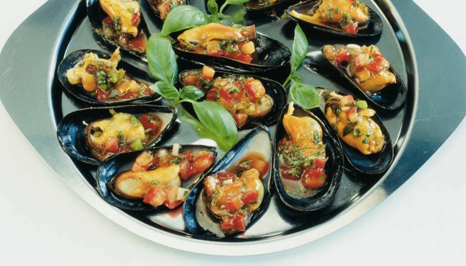 FINGERMAT: Gratinerte blåskjell provencale.