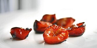 BAKTE TOMATER: Bakte tomater fungerer som tilbehør til nesten hva som helst.