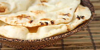 NAMME-NAN: Det indiske festbrødet blir vanligvis stekt i tandoor-ovn, men du kan også bruke stekeovn.