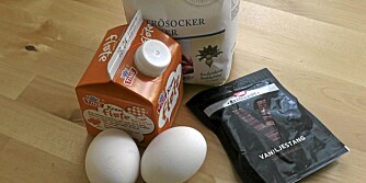 EKTE VARE: Fløte,sukker, eggeplommer og vaniljestang EKTE VARE: Fløte,sukker, eggeplommer og vaniljestang