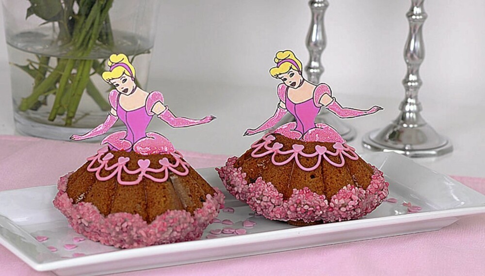 OPPSKRIFTER PÅ KAKER: Bloggeren fra Villaperlesukker presenterer deilige kakeoppskrifter...