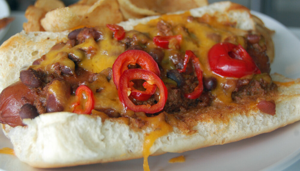 CHILI: Pølse med chili con carne kan kanskje bli en ny favoritt? CHILI: Pølse med chili con carne kan kanskje bli en ny favoritt?