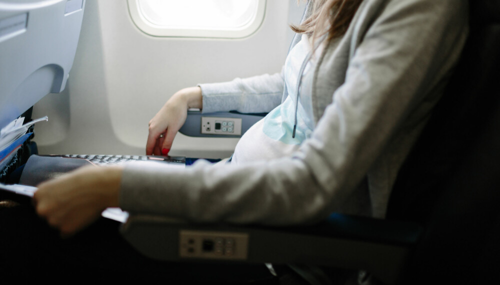 GRAVID PÅ FERIE: Det er mye å ta hensyn til når du er gravid og skal på reise. Under får du de beste tipsene for en vellykket ferie. Foto: Gettyimages.com.