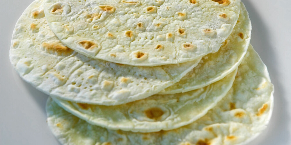 GLUTENFRIE LOMPER: Pølser og lomper hører med i barnebursdag. Disse kan alle spise. FOTO: Mona Gundersen GLUTENFRIE LOMPER: Pølser og lomper hører med i barnebursdag. Disse kan alle spise. FOTO: Mona Gundersen