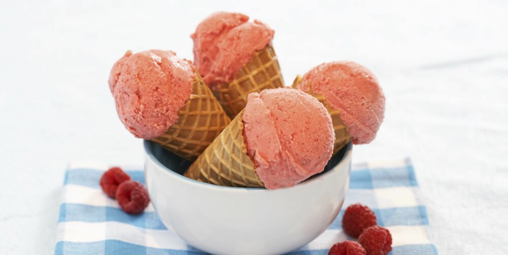 SHERBET (også kalt sorbett) er en vannis/fruktis som inneholder litt meieriprodukter. SHERBET (også kalt sorbett) er en vannis/fruktis som inneholder litt meieriprodukter.