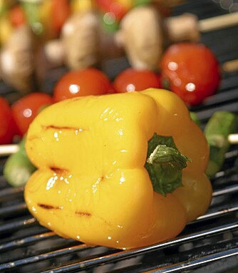 PAPRIKA: Paprika egner seg godt til grilling, ifølge opplysningskontoret for frukt og grønnsaker.