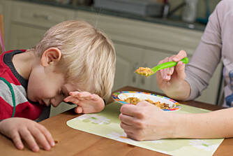 KRESNE OG SMÅSPISTE BARN: Har du et barn som ikke vil spise? Her får du middagstips og generelle råd til småspiste og kresne barn. Foto: Gettyimages.com.