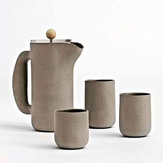 PRESSKANNE: Keramikeren Mette Møjbæk Duedahl har laget presskanner i keramikk som ligner betong. De er dessverre ikke satt ut i produksjon ennå.