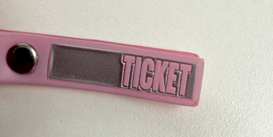 FARLIG SUTTING: Barna løper en helsemessig risiko om de putter denne innbydende hempen i munnen.