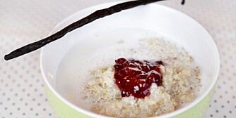 SUNN QUINOAGRØT: Frøene denne grøten er basert på, inneholder 12-18 prosent fullverdig protein. og er også en god kilde til fiber, fosfor, magnesium og jern. Foto: Geir Dokken. SUNN QUINOAGRØT: Frøene denne grøten er basert på, inneholder 12-18 prosent fullverdig protein. og er også en god kilde til fiber, fosfor, magnesium og jern. Foto: Geir Dokken.
