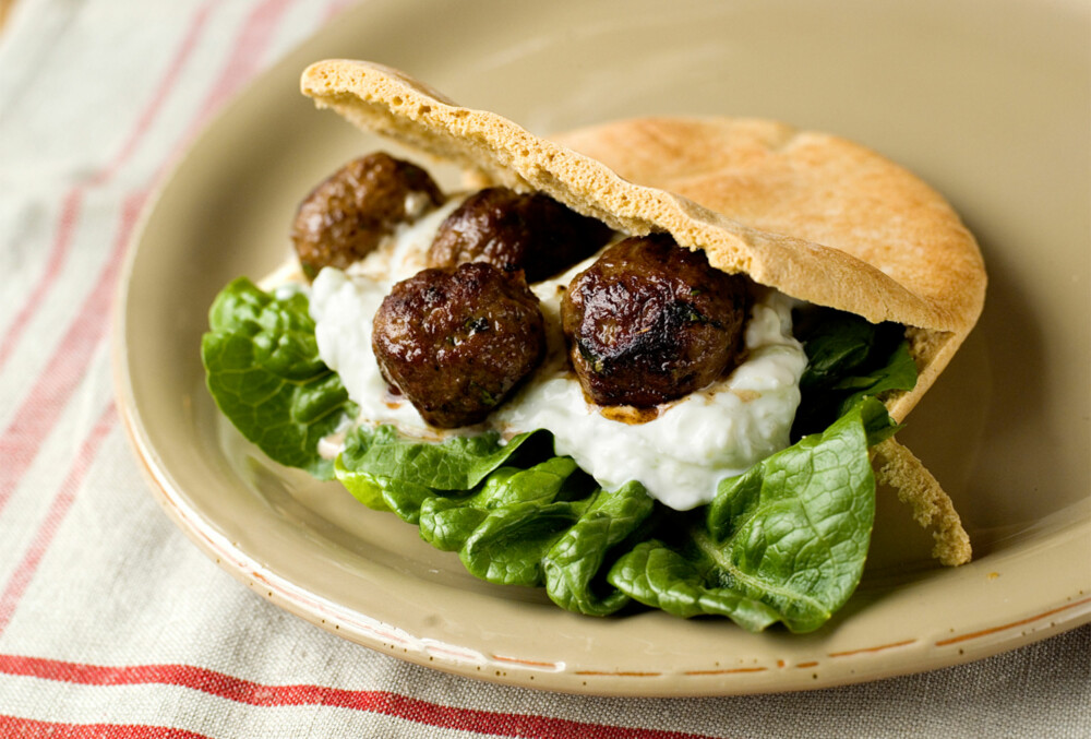 GRESK FAVORITT: Saftige kjøttboller med tzatziki!