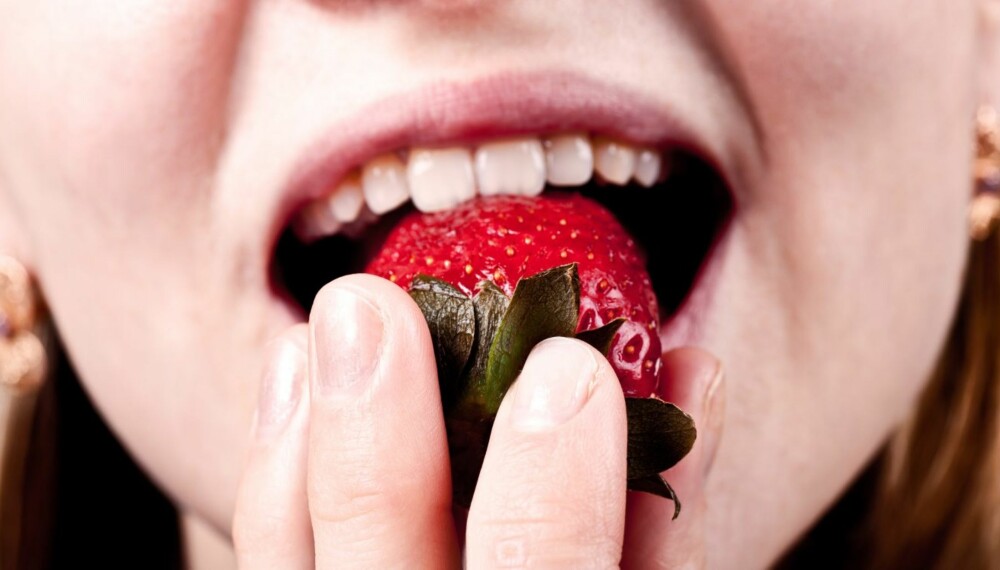 JORDBÆR: Jordbær er en av matvarene som kan gi hodepine.
