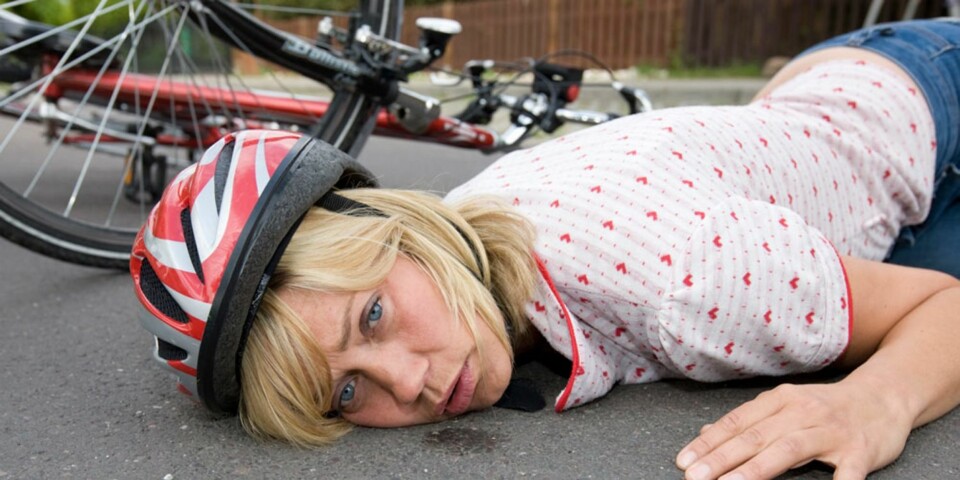 FLAUT: Å tryne på sykkelen foran en stor folkemengde er flaut for de fleste, men kanskje det kan hjelpe å tenke at du ikke kjenner noen av menneskene du tryna foran? Reis deg og se deg aldri tilbake!