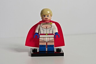 KUL LEGO: Superdame komplett med kløft.