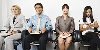 MENN VÅGER: Flere menn enn kvinner våger å søke på jobber de egentlig ikke er kvalifiserte for, mens nervøse kvinner lar være på tross av sine relevante kvalifikasjoner.