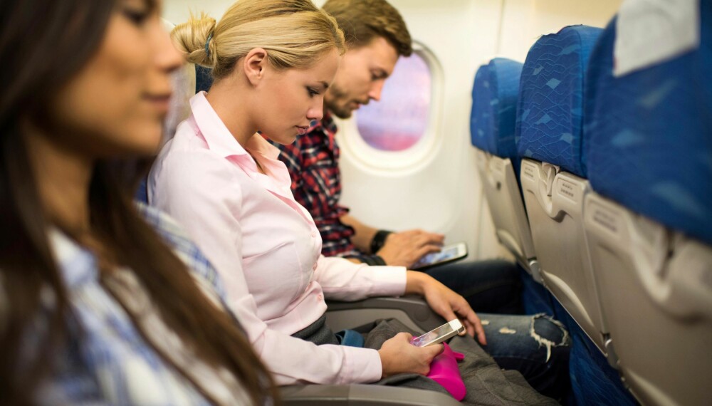 MÅ AV: Påslåtte mobiltelefoner kan føre til at pilotene går glipp av viktig informasjon. FOTO: Thinkstockphotos MÅ AV: Påslåtte mobiltelefoner kan føre til at pilotene går glipp av viktig informasjon. FOTO: Thinkstockphotos