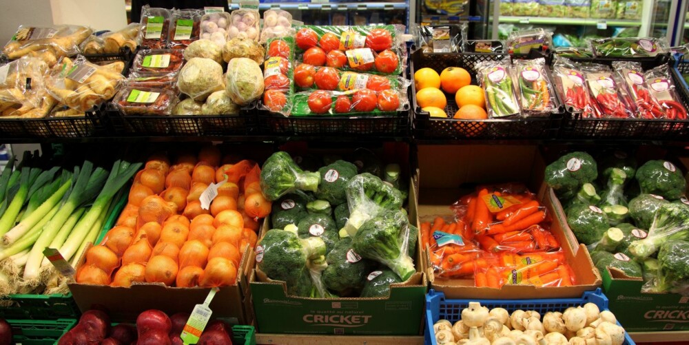 SJEKK PRISENE: Det er store forskjeller på frukt og grønt-priser, viser Klikks prissjekk.