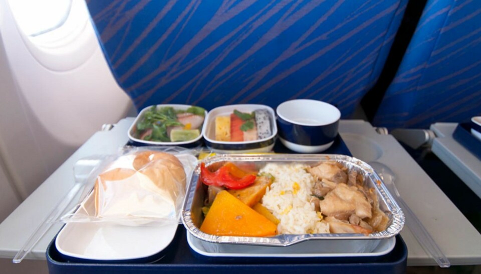 LITE SMAK: Maten du spiser på flyet smaker sannsynligvis ganske annerledes på bakken.