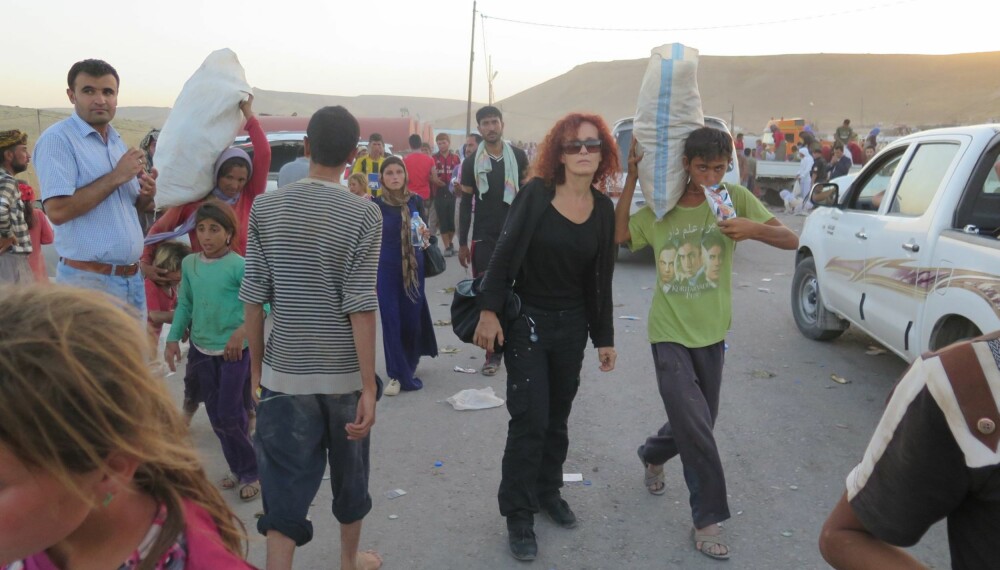 JOBBER FOR MENNESKERETTIGHETER: Donatella Rovera på den syrisk-irakiske grensen.