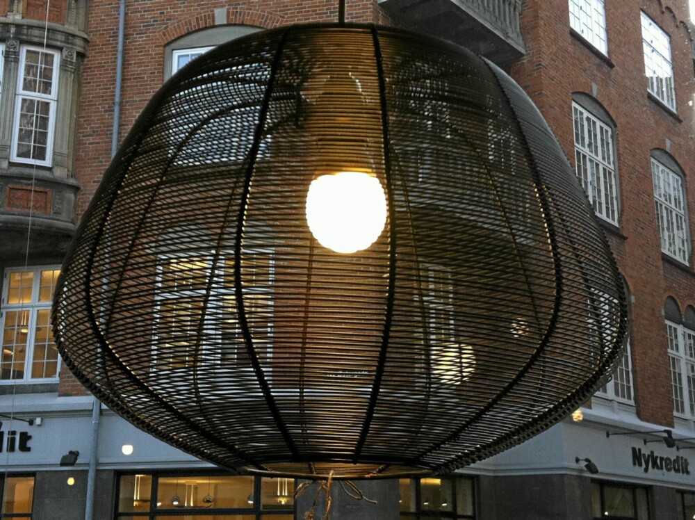 STILIG LAMPE: Funnet i butikken Beau Marché i København.