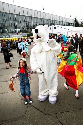 BARNEVENNLIG: Russerne vet å ivareta både egne og tilreisende juniorrekker.