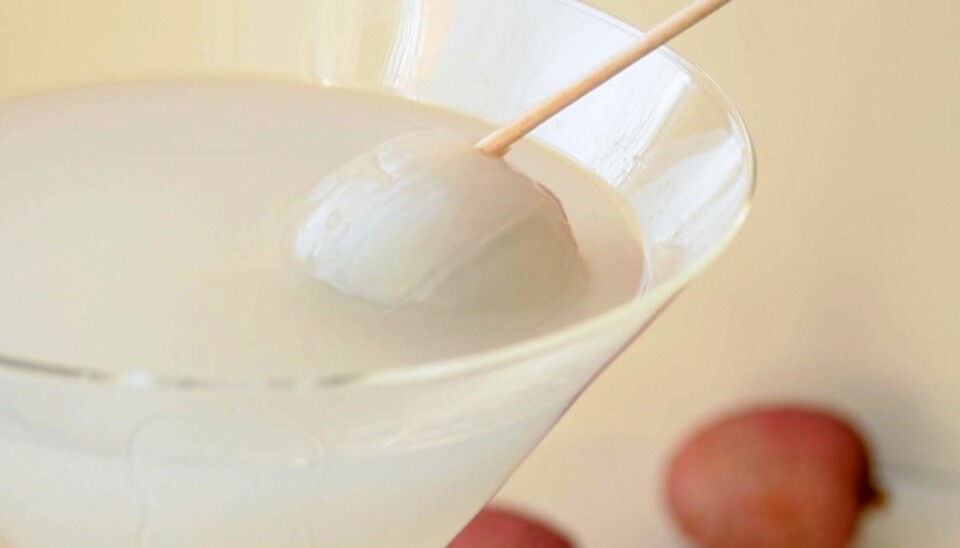 KJÆRLIG FRUKT: Litchi martini