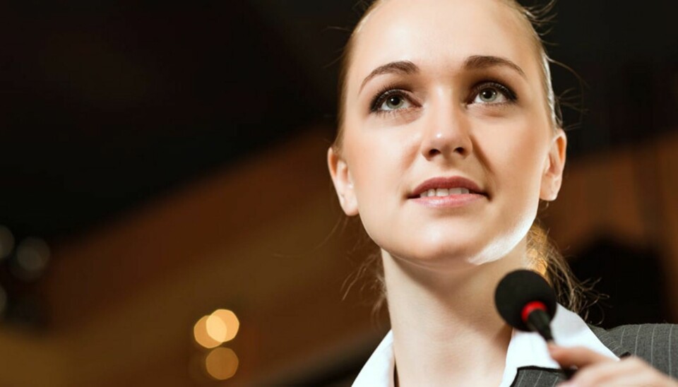 IKKE VÆR NERVØS: Du fikser glatt å holde en flott tale i bryllupet så lenge du tar til deg gode tips, øver noen ganger og vet hva du skal droppe.