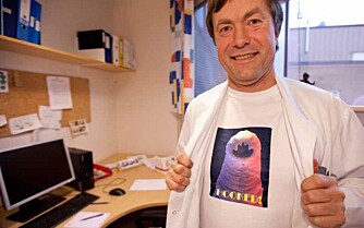 TORE LIER: Overlege i medisinsk mikrobiologi, UNN. Ikledd en svært så passende t-skjorte.