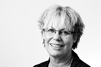 LANG ERFARING: Lillian Bondo er leder for Den danske jordmoderforeningen. Hun er en sterk stemme i den danske offentligeten, spesielt når det kommer til fosterdiagnostikk. Bondo har også personlig erfaring med kromosomfeil, da hun vokste opp med en lillesøster med Downs Syndrom. FOTO: Privat