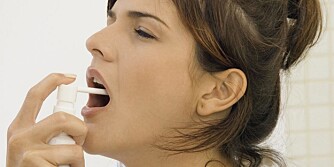 FRISK LUKT: Det viktigste er å holde spyttproduksjonen i gang ved å tygge pastiller, tyggis, spise eller drikke - elle bruke munnspray for å bekjempe dårlig ånde.