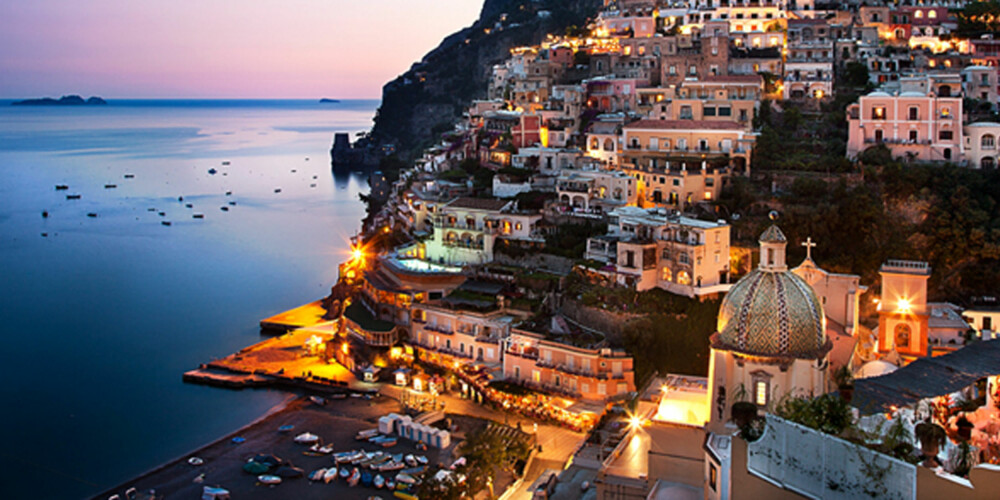 POSITANO: Hit legger du bryllupsreisen om du er på jakt etter god mat, deilig vin og romantikk i bøtter og spann.