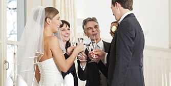 NEINEI: Ikke ta med en ubedt gjest i bryllupet. Brudeparet bestemmer hvem de ønsker å  ha der, ikke du!