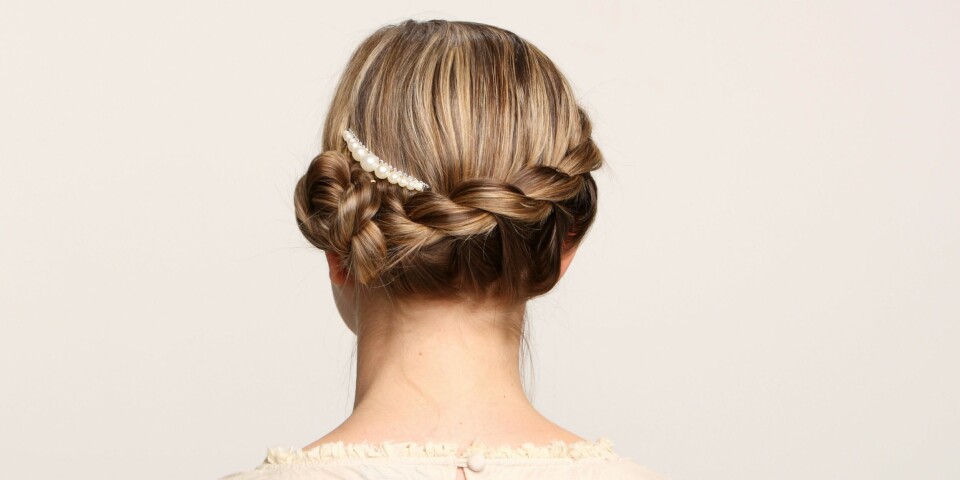 FLETTE TIL BRYLLUP: Selv om bryllupet kanskje skal være ekstravagant, så trenger ikke hårfrisyren være spesielt komplisert med denne franske fletten.