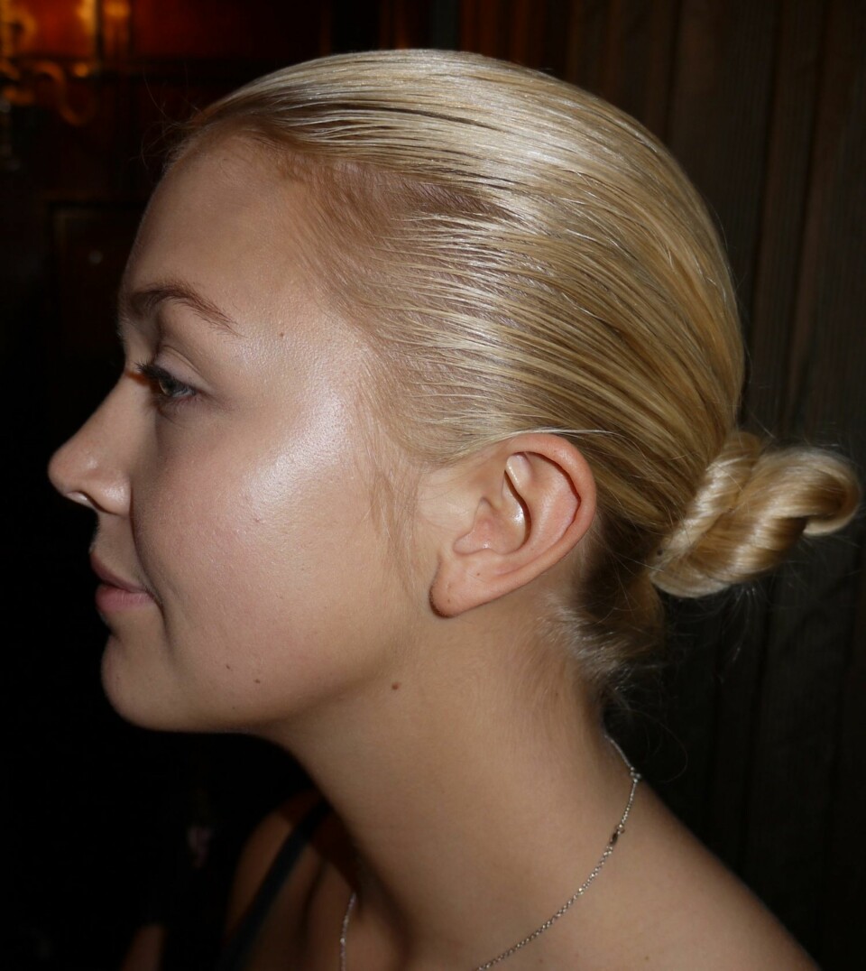 JEVNT: Fokuser på midten, og fade foundation ut mot ytterkantene.