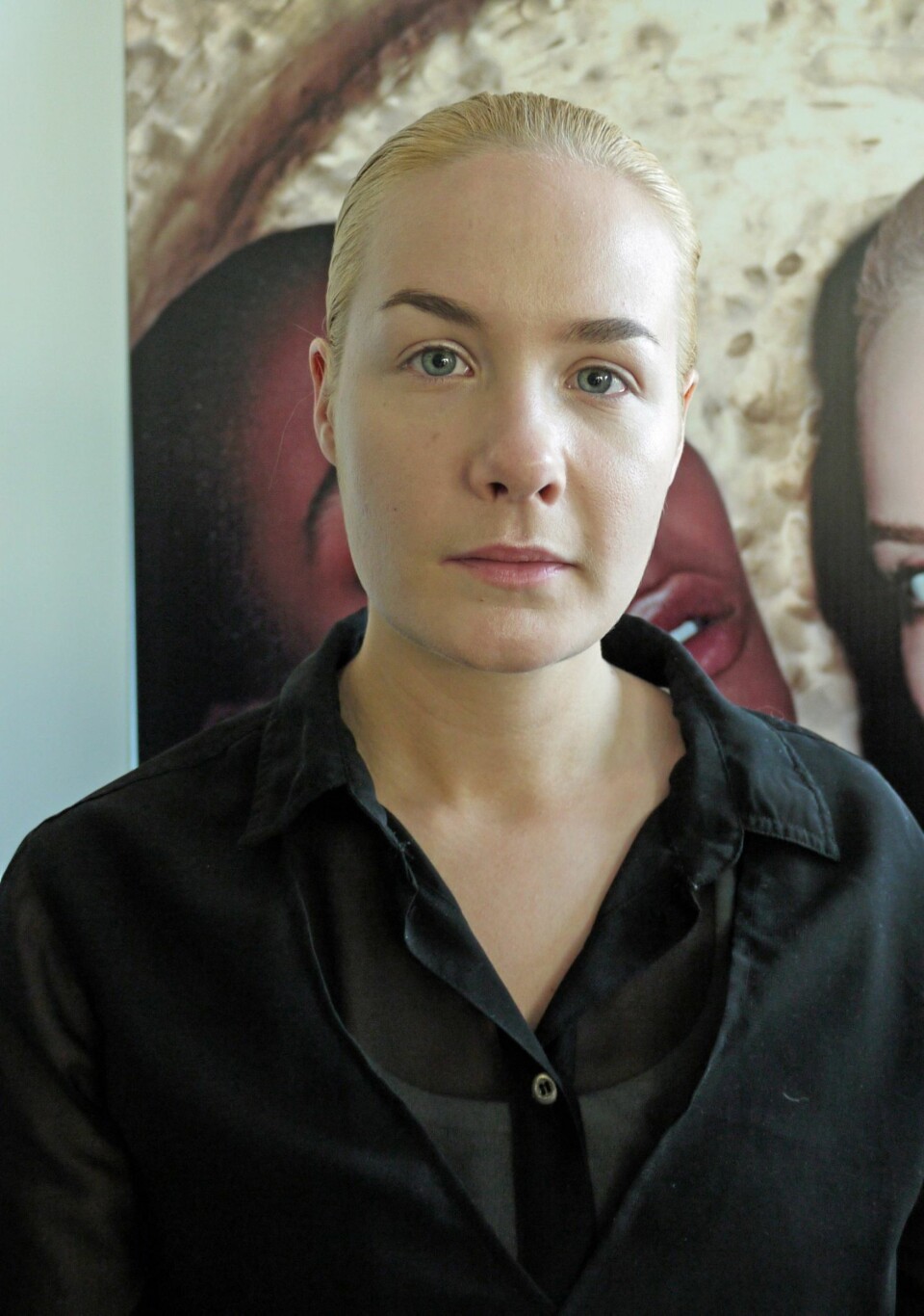 NATURLIG: Makeupartist Zenia Jæger har kun sminket modellen sin med foundation og lysreflekterende concealer fra Yves Saint Laurent. Det skal ikke mer til enn dette om sommeren.