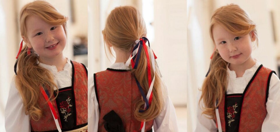 SLØYFE: Det trenger absolutt ikke være komplisert å lage en flott 17.mai-frisyre. Alt du trenger å gjøre er å feste en sløyfe i en side-hestehale og for eksempel krølle lengdene litt.