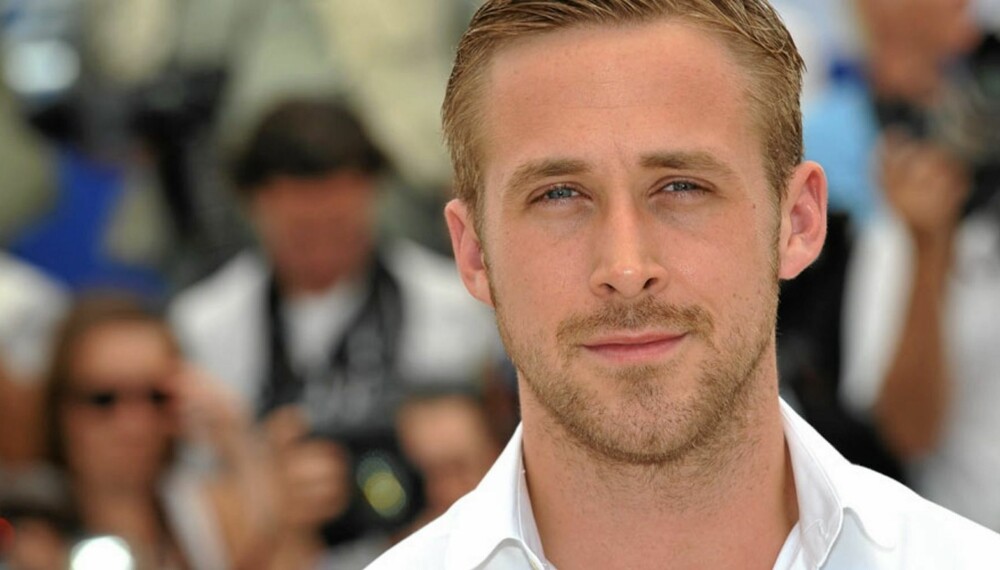 SJARMØR: Skuespiller Ryan Gosling kan mer enn å bare flørte med blikket. Han kan også å kle seg.