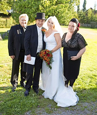 BEST MAN: Jørn var selvsagt forlover da Steinar giftet seg med Monika Nordli i 2013. Monikas forlover er Kari Sandhalla.