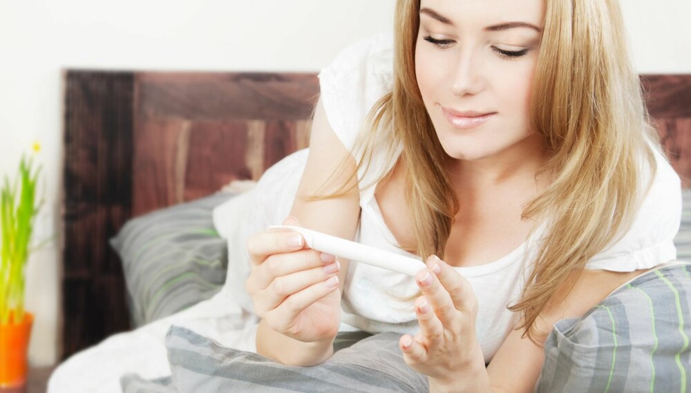 Kan jeg være gravid, men at det ikke slår ut på graviditetstest fordi eggløsning har vært senere enn ""normalen"" og hormonene ikke slår ut på graviditetstest enda? Foto: Colourbox.no