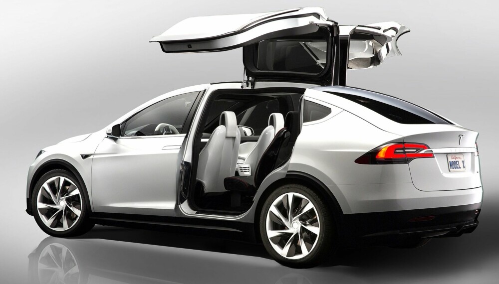 TESLA: Mange venter på Tesla Model X. Nå er det klart at den kan utstyres med hengerfeste og trekkevnen er slett ikke vissen. FOTO: Tesla